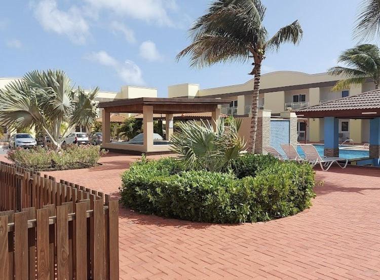 Treasures At The Pearl Eagle Beach Palm Beach Exteriér fotografie