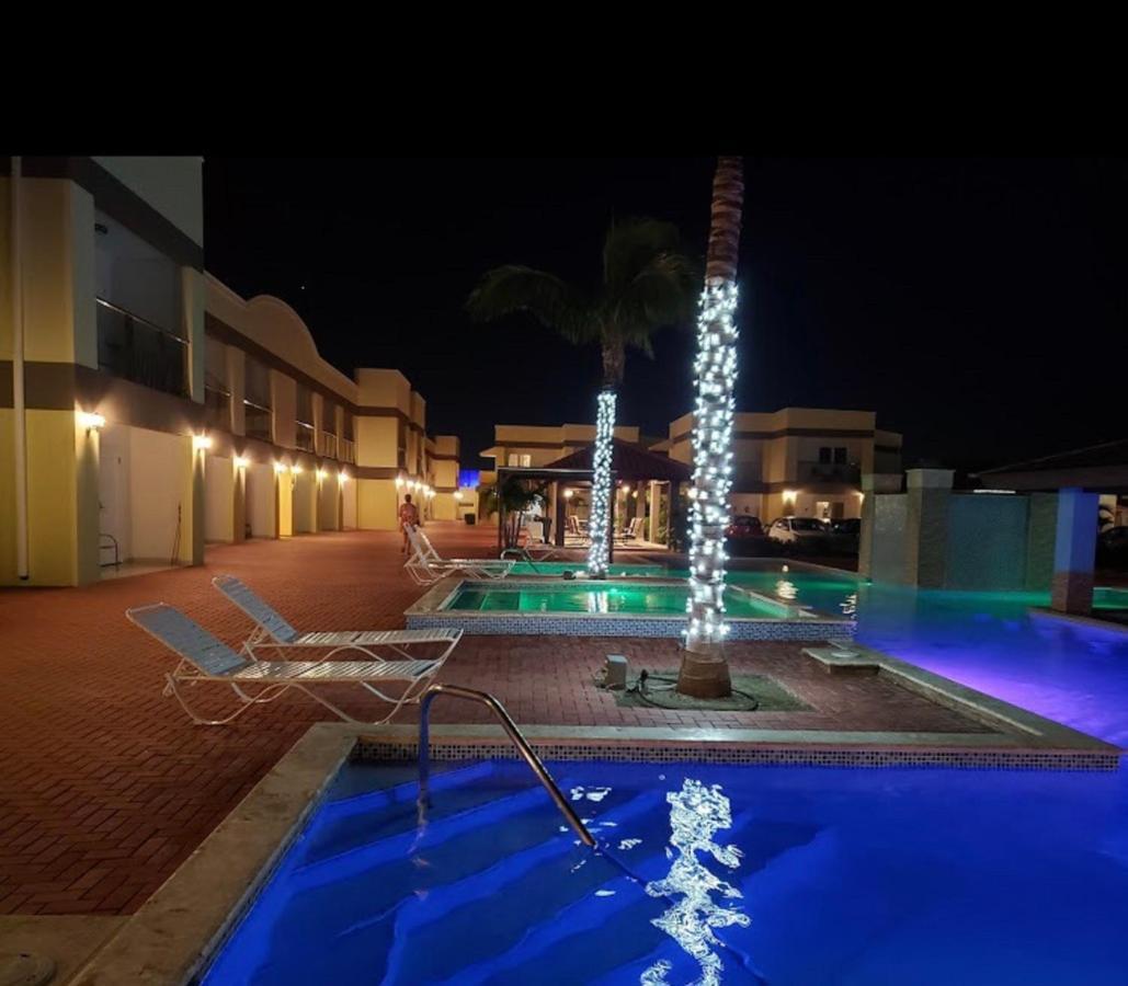 Treasures At The Pearl Eagle Beach Palm Beach Exteriér fotografie