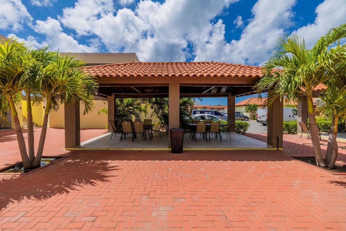 Treasures At The Pearl Eagle Beach Palm Beach Exteriér fotografie