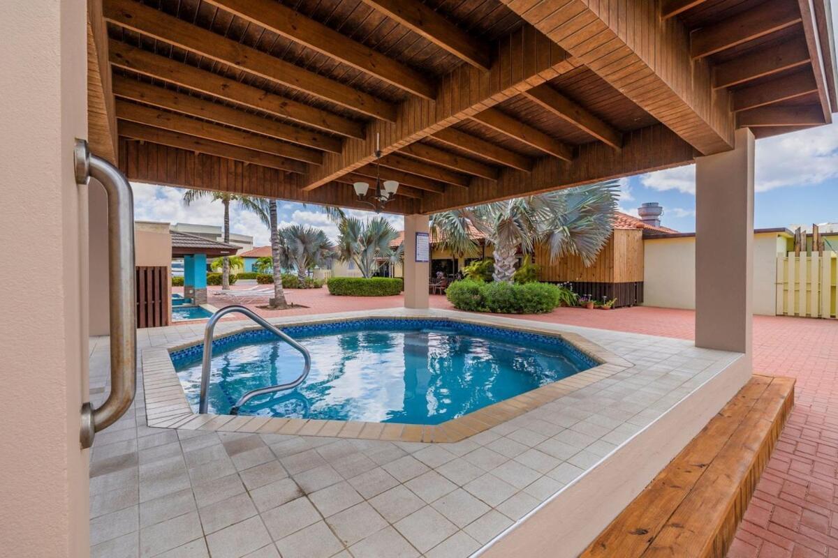 Treasures At The Pearl Eagle Beach Palm Beach Exteriér fotografie