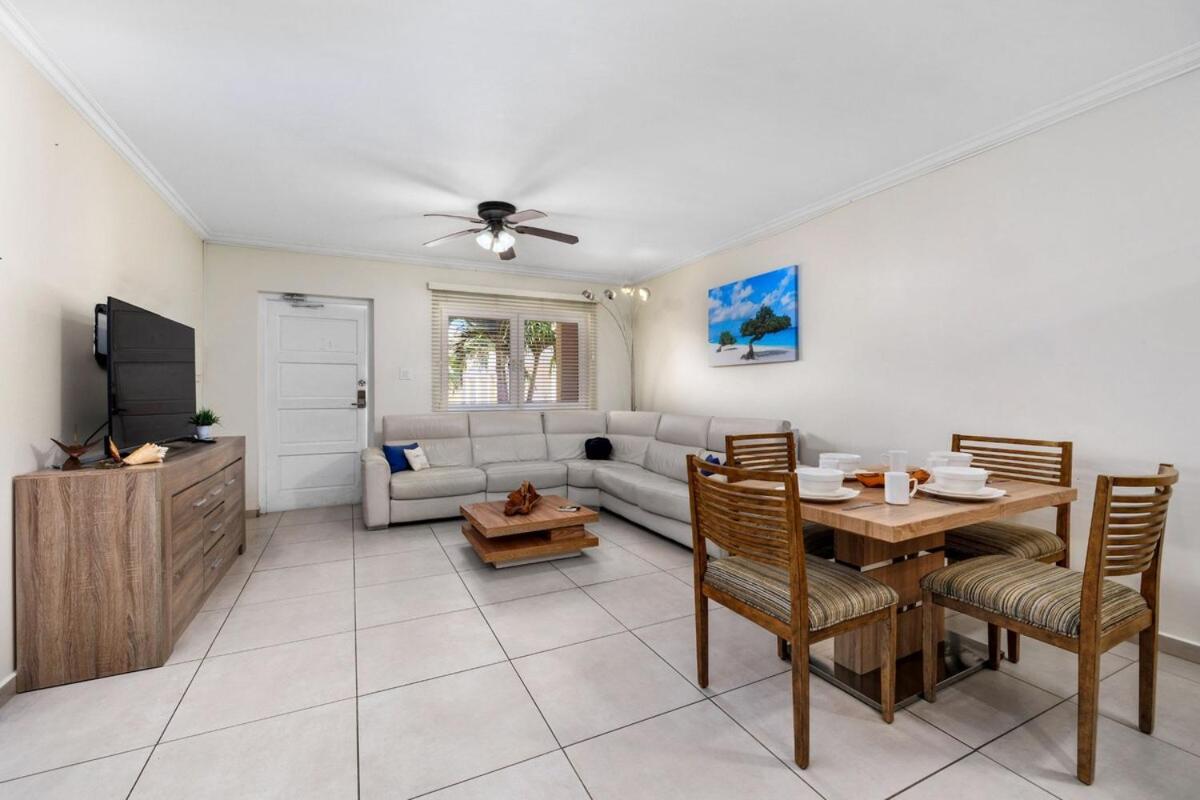 Treasures At The Pearl Eagle Beach Palm Beach Exteriér fotografie